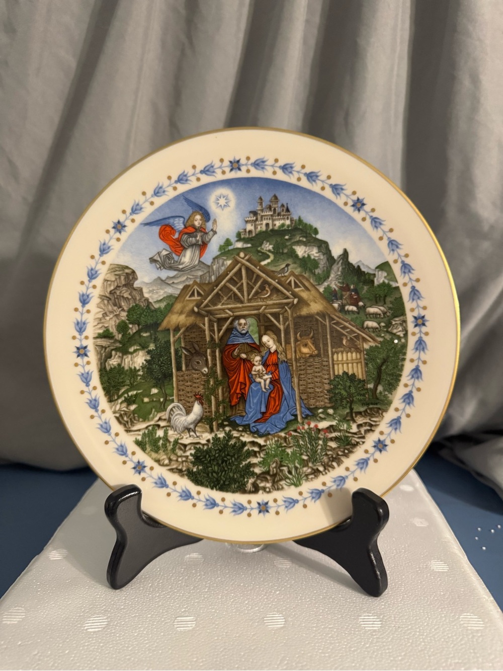 Decorative Nativity Collector Plate - Blue & Gold Trim